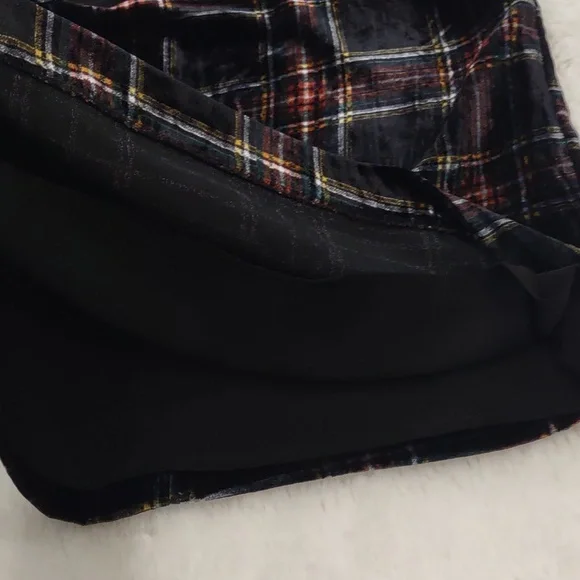 J CREW TOP. - Picture 7 of 17